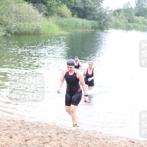 21.06.2026 - 29. Vierlanden-Triathlon Andreas Tolksdorf http://msf.ph/oto/9852421 21.06.2026 10:22:01 Schwimmen 525, 541, 617 meine-sportfotos.de