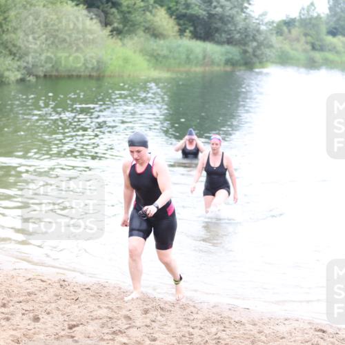 21.06.2026 - 29. Vierlanden-Triathlon Andreas Tolksdorf http://msf.ph/oto/9852426 21.06.2026 10:22:01 Schwimmen 525, 541, 617 meine-sportfotos.de