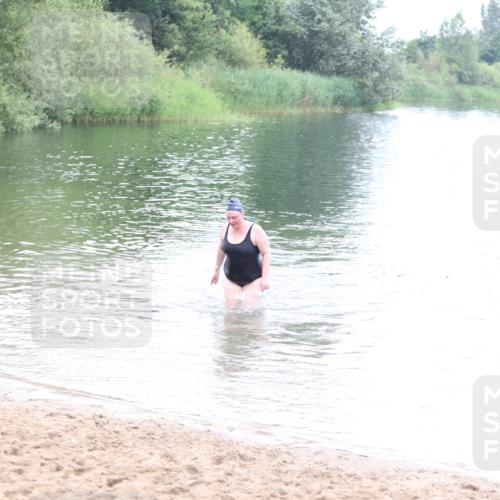 21.06.2026 - 29. Vierlanden-Triathlon Andreas Tolksdorf http://msf.ph/oto/9852454 21.06.2026 10:22:09 Schwimmen 617, 623 meine-sportfotos.de