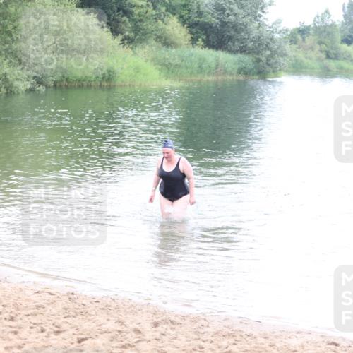 21.06.2026 - 29. Vierlanden-Triathlon Andreas Tolksdorf http://msf.ph/oto/9852455 21.06.2026 10:22:09 Schwimmen 617, 623 meine-sportfotos.de