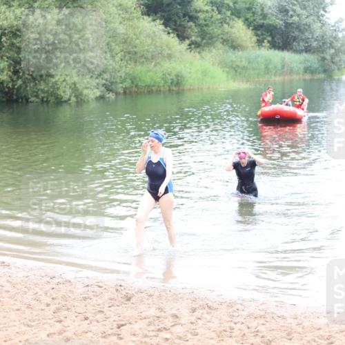 21.06.2026 - 29. Vierlanden-Triathlon Andreas Tolksdorf http://msf.ph/oto/9852472 21.06.2026 10:23:49 Schwimmen 560 meine-sportfotos.de