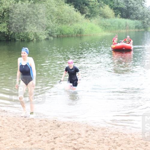 21.06.2026 - 29. Vierlanden-Triathlon Andreas Tolksdorf http://msf.ph/oto/9852482 21.06.2026 10:23:51 Schwimmen 560 meine-sportfotos.de
