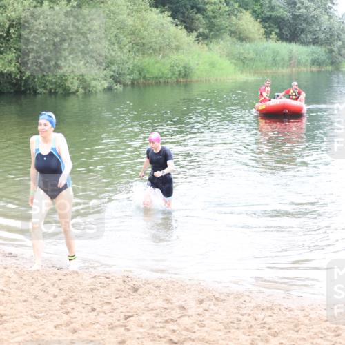 21.06.2026 - 29. Vierlanden-Triathlon Andreas Tolksdorf http://msf.ph/oto/9852485 21.06.2026 10:23:51 Schwimmen 560 meine-sportfotos.de
