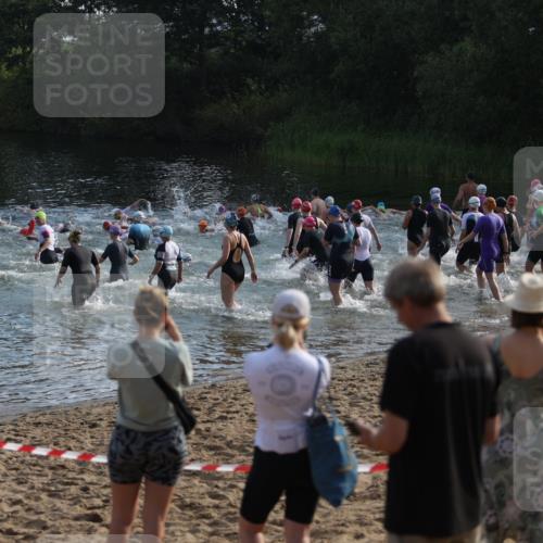 21.06.2026 - 29. Vierlanden-Triathlon Andreas Tolksdorf http://msf.ph/oto/9852512 21.06.2026 08:25:09 Schwimmen  meine-sportfotos.de