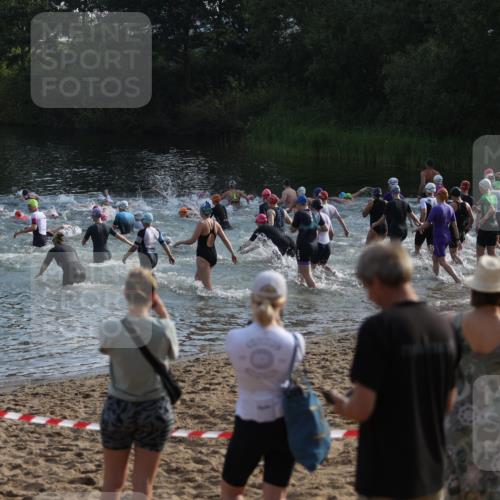 21.06.2026 - 29. Vierlanden-Triathlon Andreas Tolksdorf http://msf.ph/oto/9852515 21.06.2026 08:25:09 Schwimmen  meine-sportfotos.de