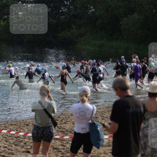 21.06.2026 - 29. Vierlanden-Triathlon Andreas Tolksdorf http://msf.ph/oto/9852516 21.06.2026 08:25:09 Schwimmen  meine-sportfotos.de