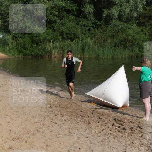 21.06.2026 - 29. Vierlanden-Triathlon Andreas Tolksdorf http://msf.ph/oto/9852562 21.06.2026 08:32:47 Schwimmen 2, 16, 26, 47 meine-sportfotos.de