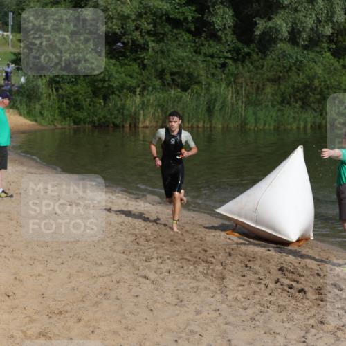21.06.2026 - 29. Vierlanden-Triathlon Andreas Tolksdorf http://msf.ph/oto/9852564 21.06.2026 08:32:47 Schwimmen 2, 16, 26, 47 meine-sportfotos.de