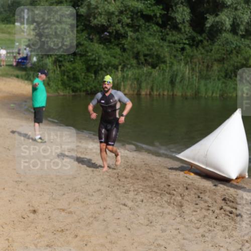 21.06.2026 - 29. Vierlanden-Triathlon Andreas Tolksdorf http://msf.ph/oto/9852589 21.06.2026 08:33:31 Schwimmen 9, 111 meine-sportfotos.de