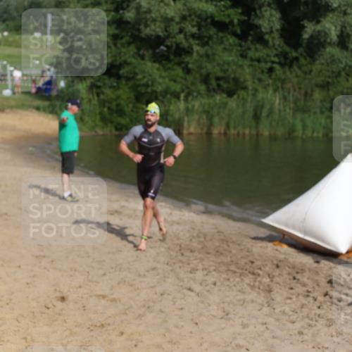 21.06.2026 - 29. Vierlanden-Triathlon Andreas Tolksdorf http://msf.ph/oto/9852591 21.06.2026 08:33:31 Schwimmen 9, 111 meine-sportfotos.de