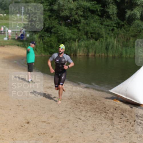 21.06.2026 - 29. Vierlanden-Triathlon Andreas Tolksdorf http://msf.ph/oto/9852593 21.06.2026 08:33:31 Schwimmen 9, 111 meine-sportfotos.de