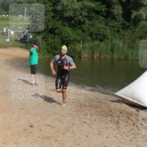 21.06.2026 - 29. Vierlanden-Triathlon Andreas Tolksdorf http://msf.ph/oto/9852594 21.06.2026 08:33:31 Schwimmen 9, 111 meine-sportfotos.de