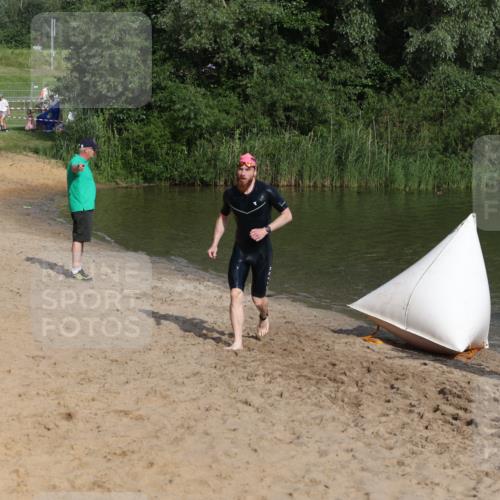 21.06.2026 - 29. Vierlanden-Triathlon Andreas Tolksdorf http://msf.ph/oto/9852597 21.06.2026 08:33:35 Schwimmen 9, 111 meine-sportfotos.de