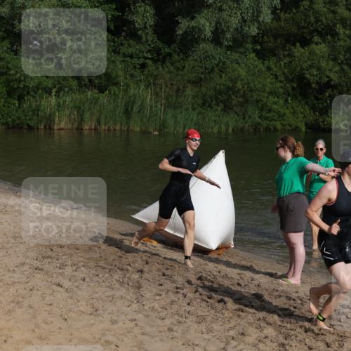 21.06.2026 - 29. Vierlanden-Triathlon Andreas Tolksdorf http://msf.ph/oto/9852625 21.06.2026 08:33:44 Schwimmen  meine-sportfotos.de