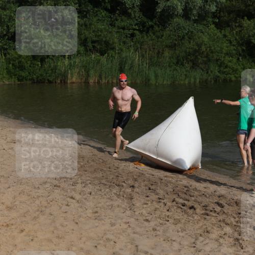 21.06.2026 - 29. Vierlanden-Triathlon Andreas Tolksdorf http://msf.ph/oto/9852653 21.06.2026 08:34:46 Schwimmen  meine-sportfotos.de
