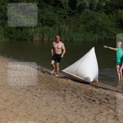21.06.2026 - 29. Vierlanden-Triathlon Andreas Tolksdorf http://msf.ph/oto/9852655 21.06.2026 08:34:46 Schwimmen  meine-sportfotos.de
