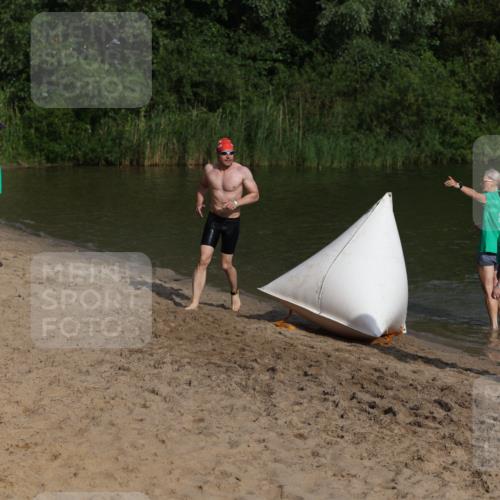 21.06.2026 - 29. Vierlanden-Triathlon Andreas Tolksdorf http://msf.ph/oto/9852657 21.06.2026 08:34:46 Schwimmen  meine-sportfotos.de