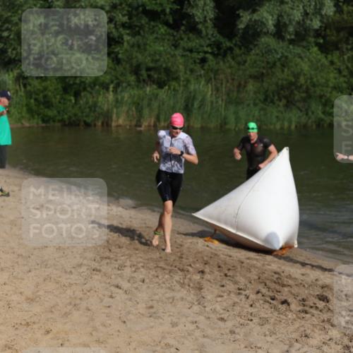 21.06.2026 - 29. Vierlanden-Triathlon Andreas Tolksdorf http://msf.ph/oto/9852678 21.06.2026 08:35:04 Schwimmen 216 meine-sportfotos.de