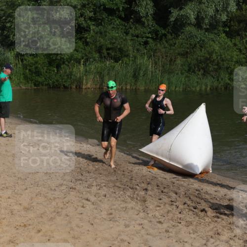 21.06.2026 - 29. Vierlanden-Triathlon Andreas Tolksdorf http://msf.ph/oto/9852684 21.06.2026 08:35:06 Schwimmen 79, 216 meine-sportfotos.de