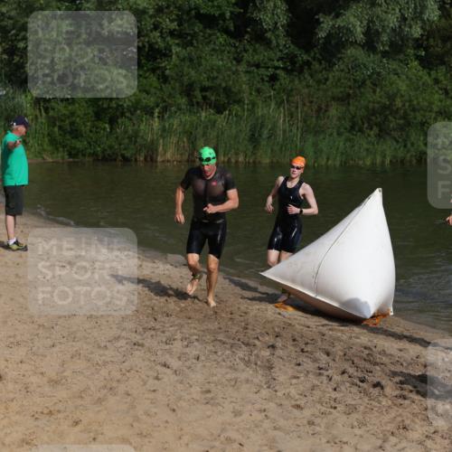 21.06.2026 - 29. Vierlanden-Triathlon Andreas Tolksdorf http://msf.ph/oto/9852685 21.06.2026 08:35:06 Schwimmen 79, 216 meine-sportfotos.de