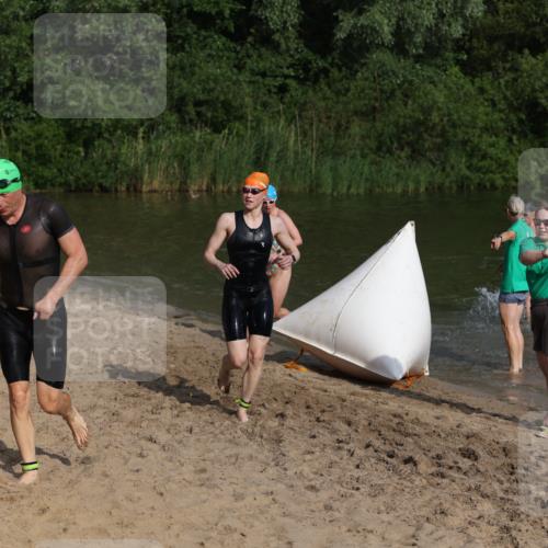 21.06.2026 - 29. Vierlanden-Triathlon Andreas Tolksdorf http://msf.ph/oto/9852704 21.06.2026 08:35:09 Schwimmen 79, 216 meine-sportfotos.de