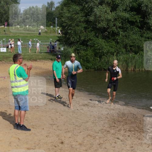 21.06.2026 - 29. Vierlanden-Triathlon Andreas Tolksdorf http://msf.ph/oto/9852735 21.06.2026 08:35:23 Schwimmen 23, 49 meine-sportfotos.de