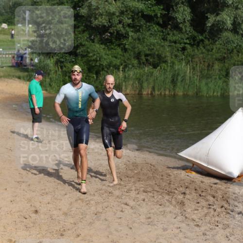 21.06.2026 - 29. Vierlanden-Triathlon Andreas Tolksdorf http://msf.ph/oto/9852745 21.06.2026 08:35:24 Schwimmen 23, 49 meine-sportfotos.de