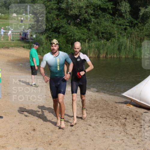 21.06.2026 - 29. Vierlanden-Triathlon Andreas Tolksdorf http://msf.ph/oto/9852752 21.06.2026 08:35:25 Schwimmen 23, 49 meine-sportfotos.de
