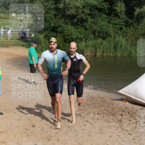21.06.2026 - 29. Vierlanden-Triathlon Andreas Tolksdorf http://msf.ph/oto/9852753 21.06.2026 08:35:25 Schwimmen 23, 49 meine-sportfotos.de