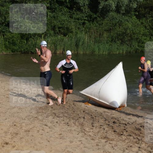 21.06.2026 - 29. Vierlanden-Triathlon Andreas Tolksdorf http://msf.ph/oto/9852937 21.06.2026 08:36:39 Schwimmen 207, 211 meine-sportfotos.de