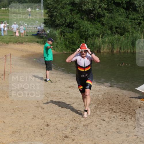 21.06.2026 - 29. Vierlanden-Triathlon Andreas Tolksdorf http://msf.ph/oto/9852944 21.06.2026 08:36:45 Schwimmen 207, 211 meine-sportfotos.de