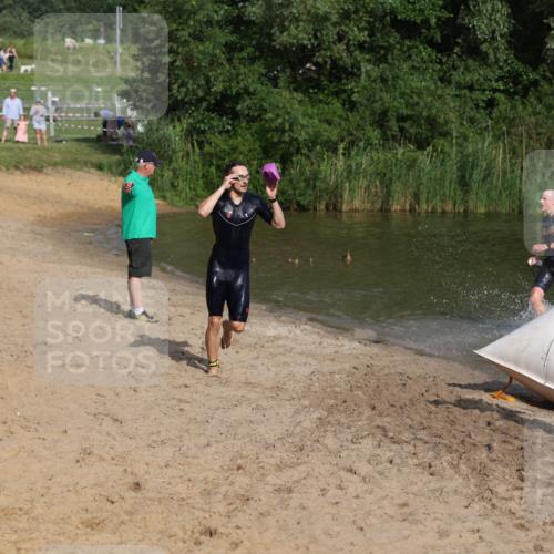 21.06.2026 - 29. Vierlanden-Triathlon Andreas Tolksdorf http://msf.ph/oto/9852972 21.06.2026 08:37:01 Schwimmen 24, 30, 63 meine-sportfotos.de