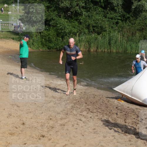 21.06.2026 - 29. Vierlanden-Triathlon Andreas Tolksdorf http://msf.ph/oto/9852979 21.06.2026 08:37:04 Schwimmen 24, 30, 63 meine-sportfotos.de