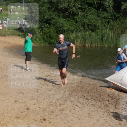 21.06.2026 - 29. Vierlanden-Triathlon Andreas Tolksdorf http://msf.ph/oto/9852985 21.06.2026 08:37:04 Schwimmen 24, 30, 63 meine-sportfotos.de