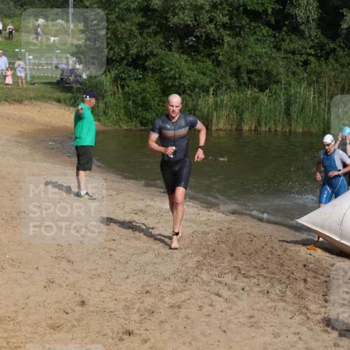 21.06.2026 - 29. Vierlanden-Triathlon Andreas Tolksdorf http://msf.ph/oto/9852987 21.06.2026 08:37:04 Schwimmen 24, 30, 63 meine-sportfotos.de
