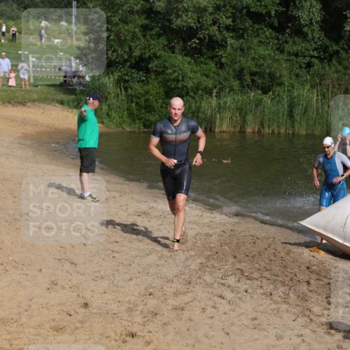 21.06.2026 - 29. Vierlanden-Triathlon Andreas Tolksdorf http://msf.ph/oto/9852988 21.06.2026 08:37:04 Schwimmen 24, 30, 63 meine-sportfotos.de
