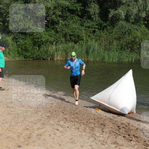 21.06.2026 - 29. Vierlanden-Triathlon Andreas Tolksdorf http://msf.ph/oto/9853082 21.06.2026 08:37:37 Schwimmen 36 meine-sportfotos.de