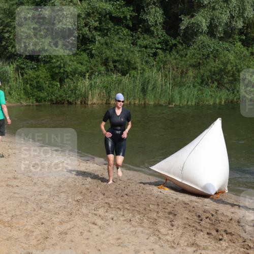21.06.2026 - 29. Vierlanden-Triathlon Andreas Tolksdorf http://msf.ph/oto/9853111 21.06.2026 08:37:47 Schwimmen 37 meine-sportfotos.de