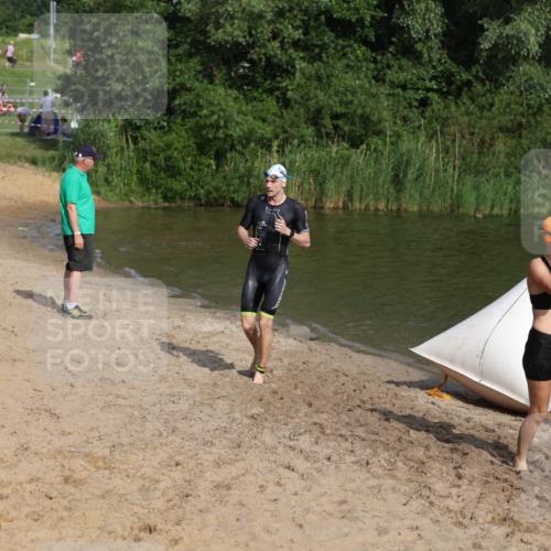 21.06.2026 - 29. Vierlanden-Triathlon Andreas Tolksdorf http://msf.ph/oto/9853138 21.06.2026 08:37:55 Schwimmen 13, 37 meine-sportfotos.de