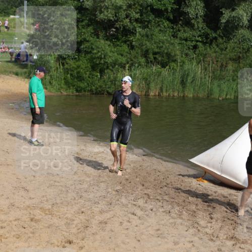 21.06.2026 - 29. Vierlanden-Triathlon Andreas Tolksdorf http://msf.ph/oto/9853139 21.06.2026 08:37:55 Schwimmen 13, 37 meine-sportfotos.de