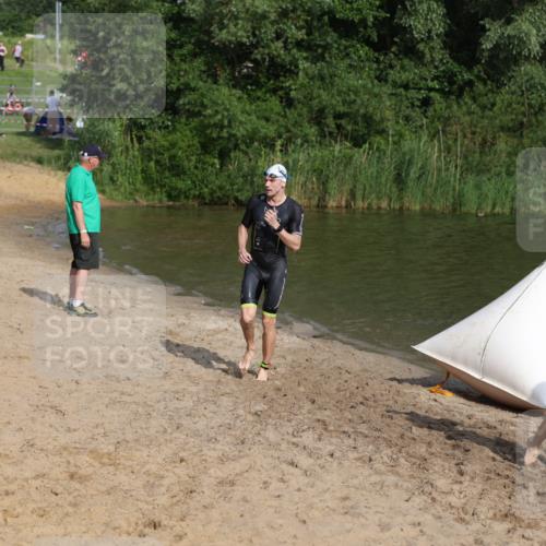 21.06.2026 - 29. Vierlanden-Triathlon Andreas Tolksdorf http://msf.ph/oto/9853140 21.06.2026 08:37:55 Schwimmen 13, 37 meine-sportfotos.de
