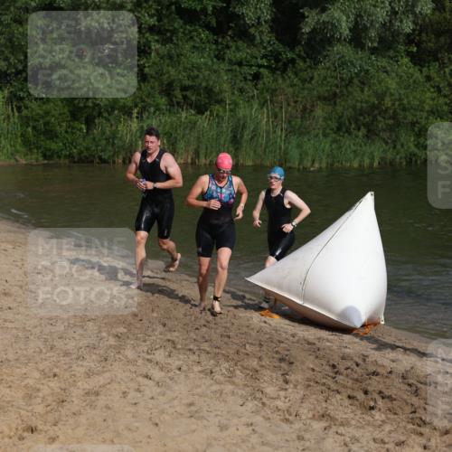 21.06.2026 - 29. Vierlanden-Triathlon Andreas Tolksdorf http://msf.ph/oto/9853148 21.06.2026 08:38:01 Schwimmen 13, 37 meine-sportfotos.de