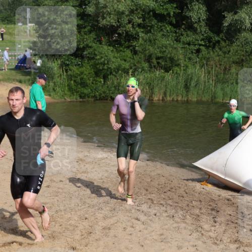 21.06.2026 - 29. Vierlanden-Triathlon Andreas Tolksdorf http://msf.ph/oto/9853186 21.06.2026 08:38:18 Schwimmen 12, 45, 57, 76, 77 meine-sportfotos.de