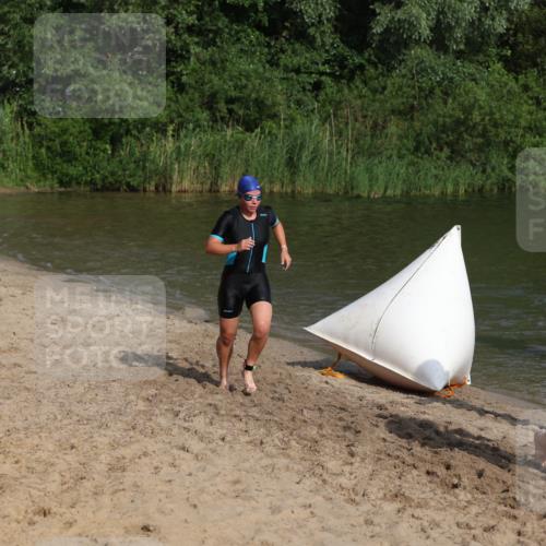 21.06.2026 - 29. Vierlanden-Triathlon Andreas Tolksdorf http://msf.ph/oto/9853206 21.06.2026 08:38:27 Schwimmen 12, 57 meine-sportfotos.de