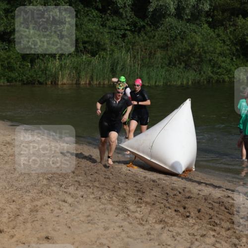 21.06.2026 - 29. Vierlanden-Triathlon Andreas Tolksdorf http://msf.ph/oto/9853212 21.06.2026 08:38:46 Schwimmen 60, 82 meine-sportfotos.de