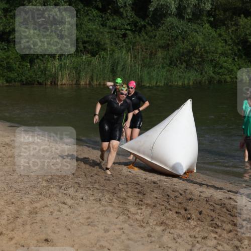 21.06.2026 - 29. Vierlanden-Triathlon Andreas Tolksdorf http://msf.ph/oto/9853214 21.06.2026 08:38:46 Schwimmen 60, 82 meine-sportfotos.de
