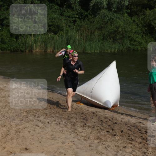 21.06.2026 - 29. Vierlanden-Triathlon Andreas Tolksdorf http://msf.ph/oto/9853220 21.06.2026 08:38:46 Schwimmen 60, 82 meine-sportfotos.de
