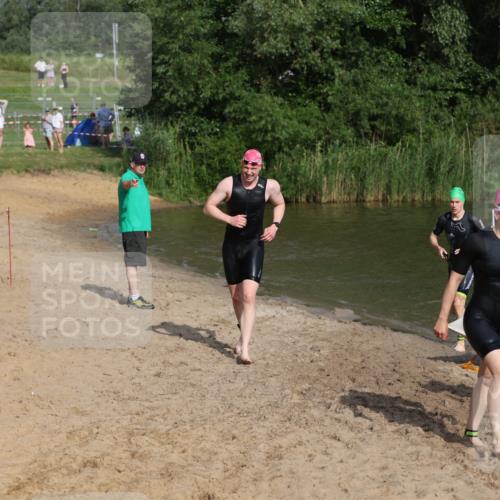 21.06.2026 - 29. Vierlanden-Triathlon Andreas Tolksdorf http://msf.ph/oto/9853268 21.06.2026 08:38:56 Schwimmen 61, 82 meine-sportfotos.de
