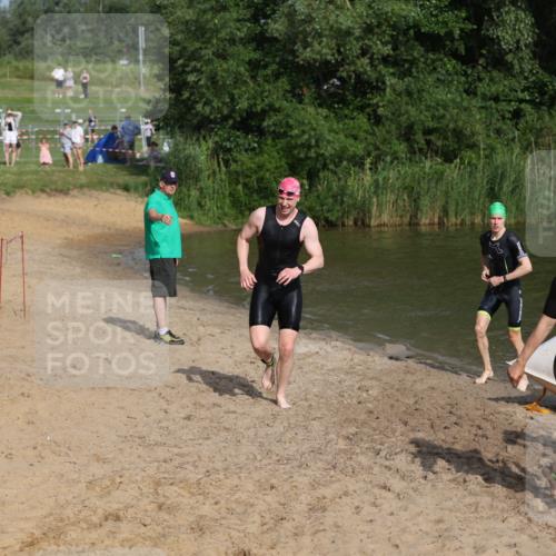 21.06.2026 - 29. Vierlanden-Triathlon Andreas Tolksdorf http://msf.ph/oto/9853272 21.06.2026 08:38:56 Schwimmen 61, 82 meine-sportfotos.de