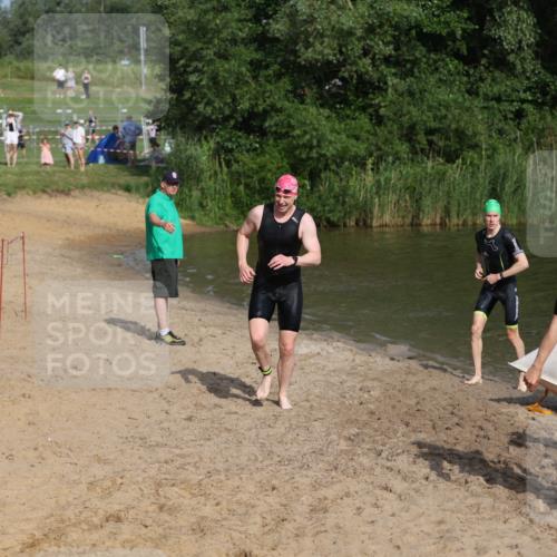 21.06.2026 - 29. Vierlanden-Triathlon Andreas Tolksdorf http://msf.ph/oto/9853273 21.06.2026 08:38:56 Schwimmen 61, 82 meine-sportfotos.de